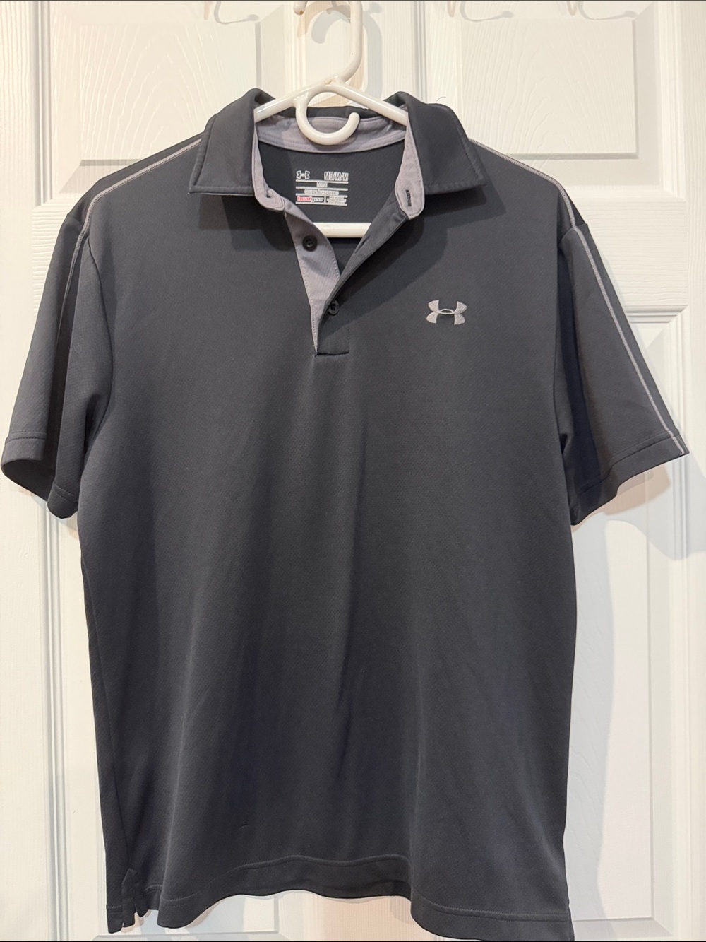 Under Armour Men’s Charcoal Gray Polo with Light Gray Accents